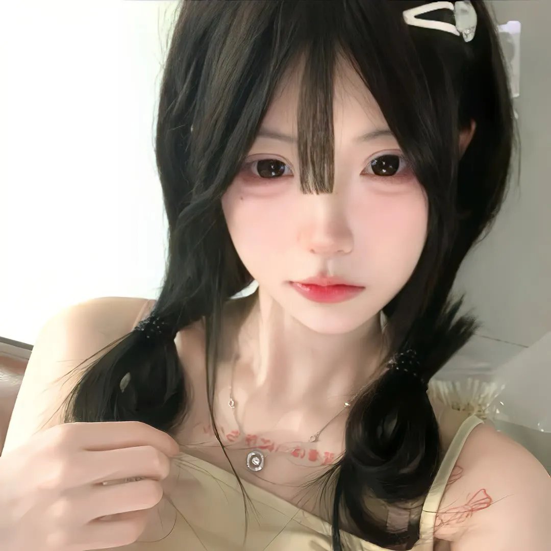 黑影窥窗